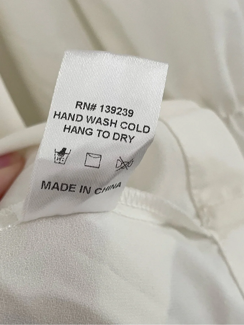 Tuckernuck Pomander Place White Selena Blouse Size Small.    24